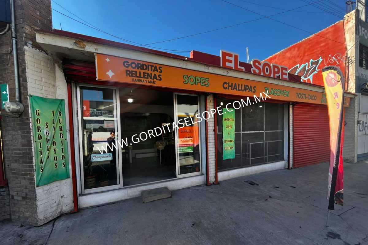 Comal con gorditas en Gorditas El Sope